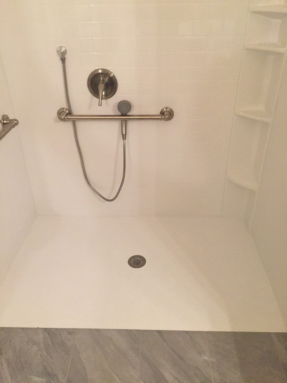 Bathroom Remodeling - Roll-in Showers Photo 4