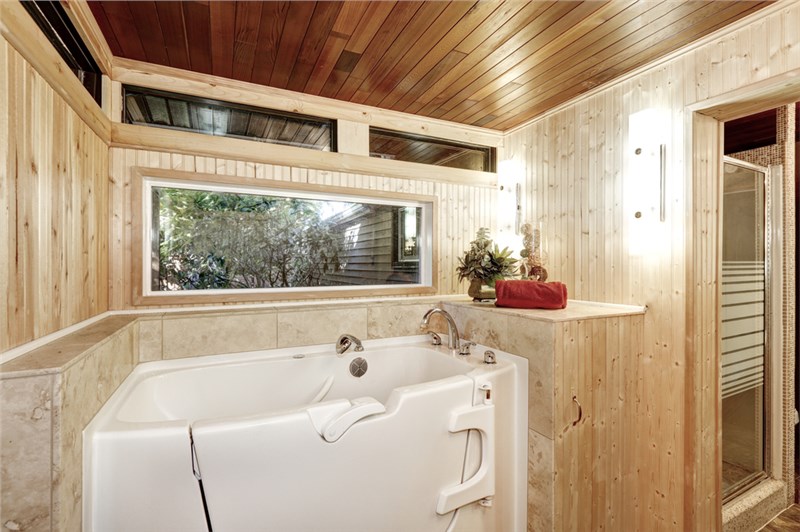 Your Top 5 Walk-In Tub Questions, Answered